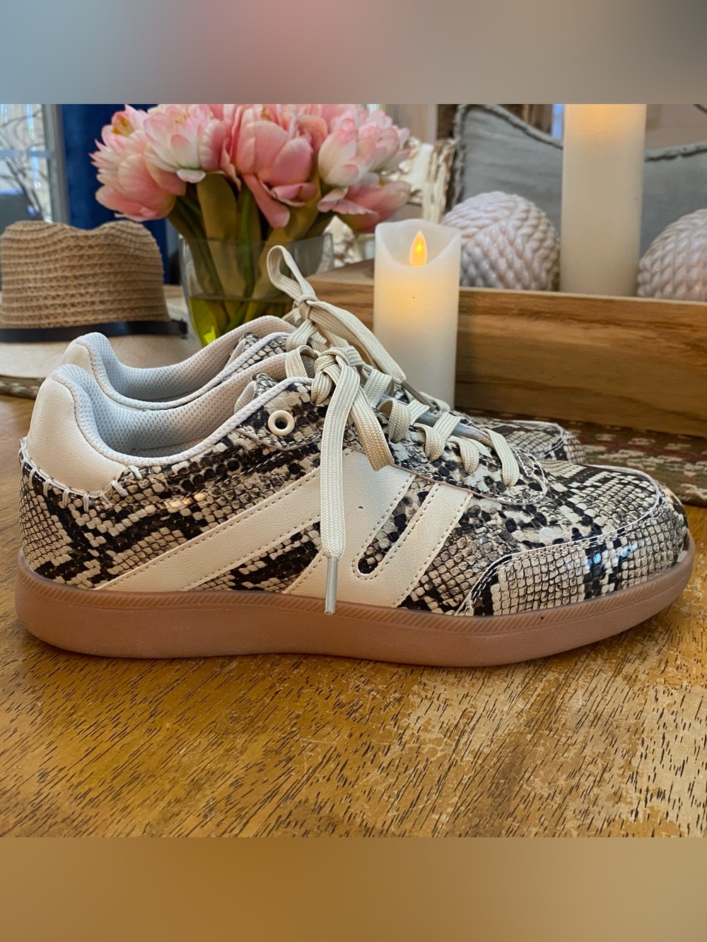 Lucky Step Women Classic Retro Gum Sole Fashion Sneakers…size 8.5